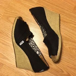 Toms Canvas Black Wedge